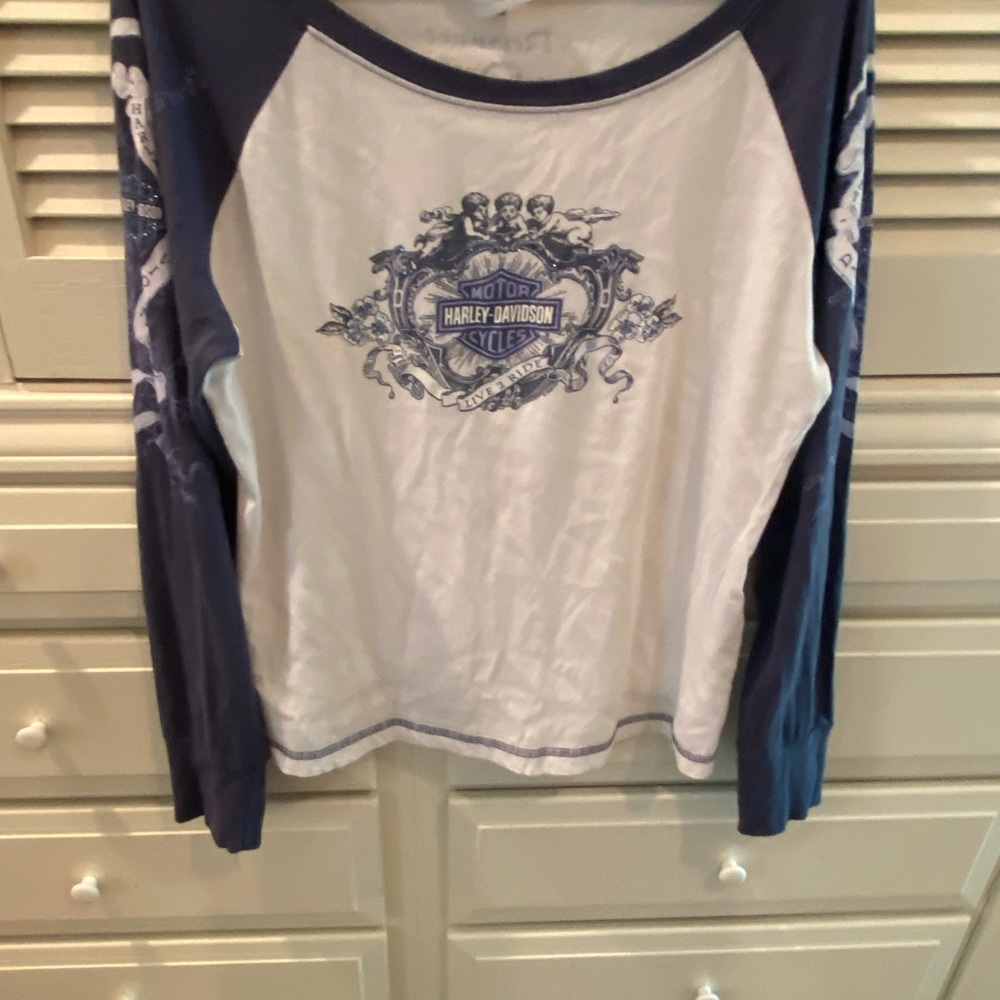 Cute Harley Davidson T-shirt.